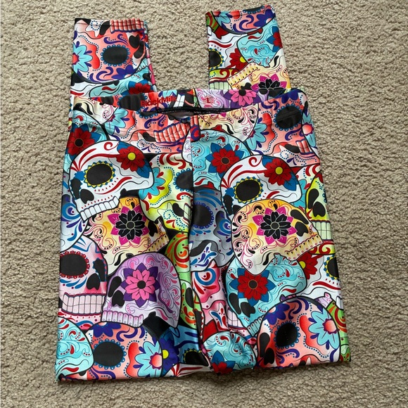 Blackmilk sugar skull leggings - Picture 2 of 9